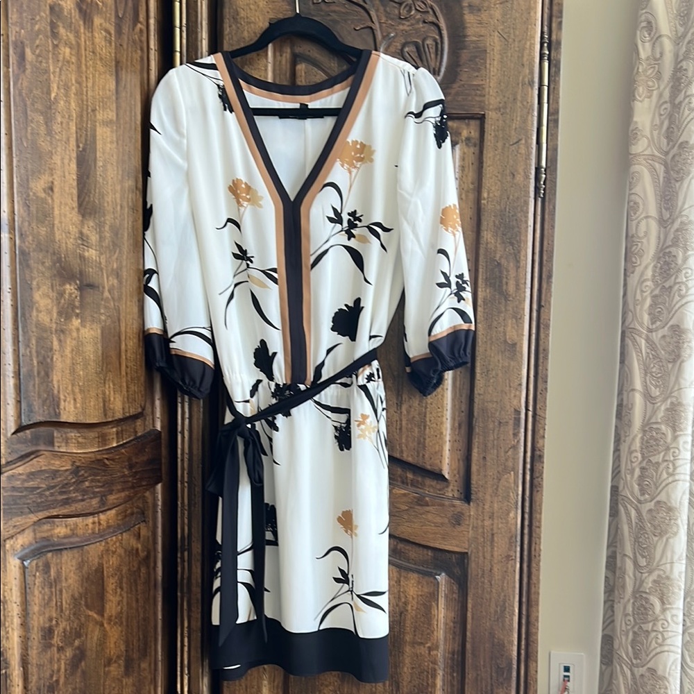White House Black Market Black and White Sheath Dress V-Neck 3/4 Sleeve